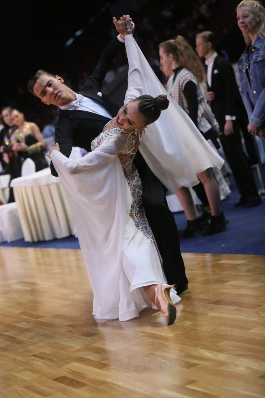 Вадим Томилов на соревнованиях по бальным танцам